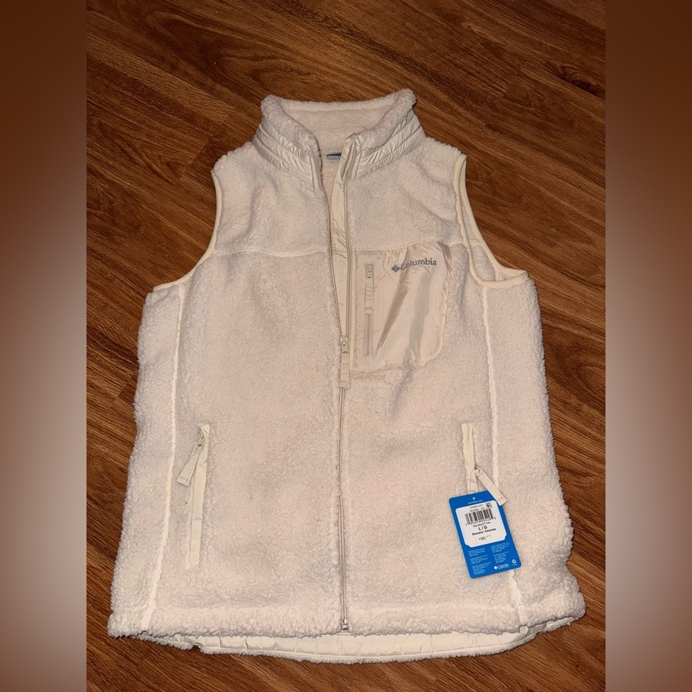 Women’s/juniors Columbia Sherpa zip up vest
